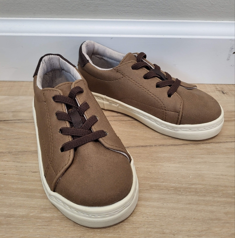 Crevo tan no lace casual sneaker